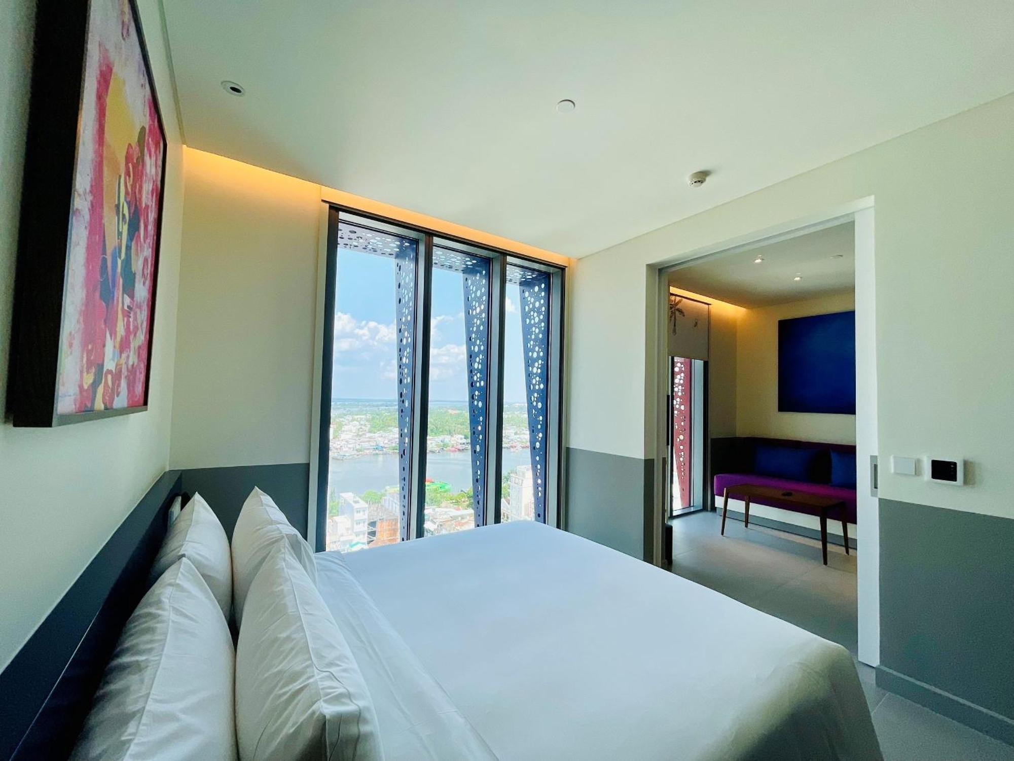 Wink Hotel Can Tho Ninh Kieu Wharf - 24Hrs Stay & Rooftop Pool Bar Bilik gambar
